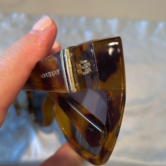 von zipper “wildlife” tortoise shell frame / gently used - Picture 8 of 9